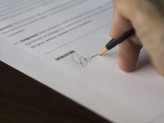 Quelle différence entre cessation, licenciement et rupture ?