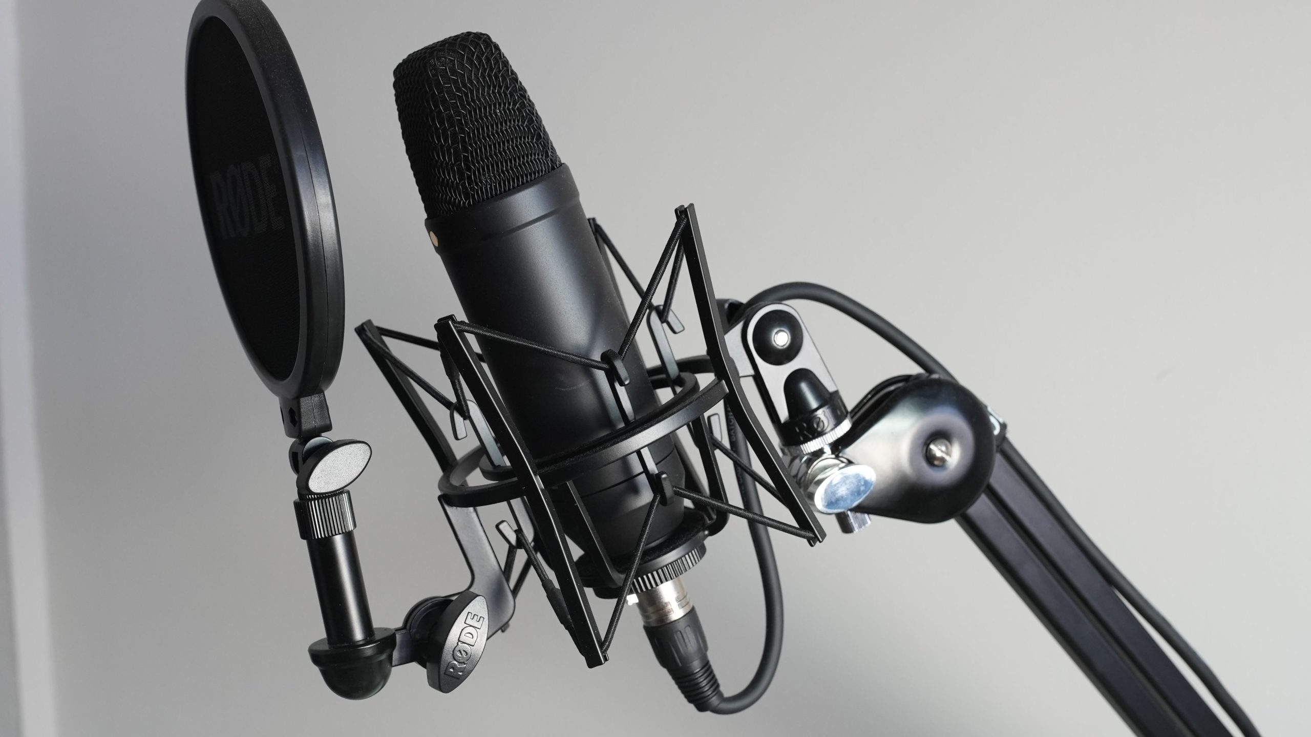Microphone condensateur professionnel avec filtre anti-pop