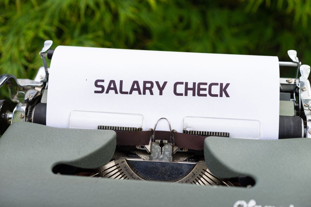 Salaire master vs ingénieur : qui gagne vraiment plus ?