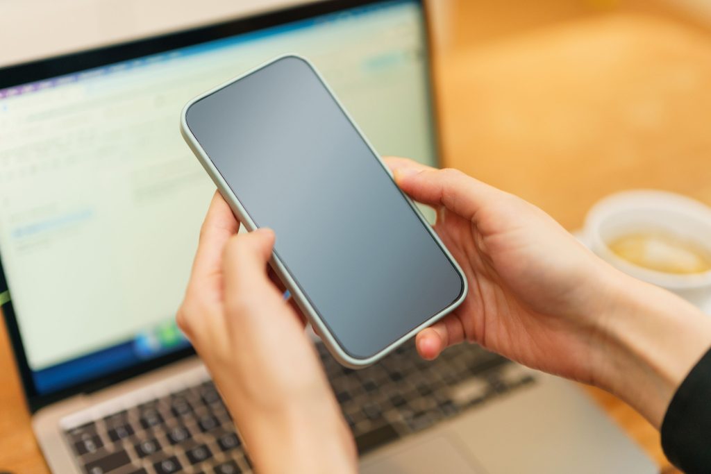 Comment trouver des adresses email professionnelles rapidement ?