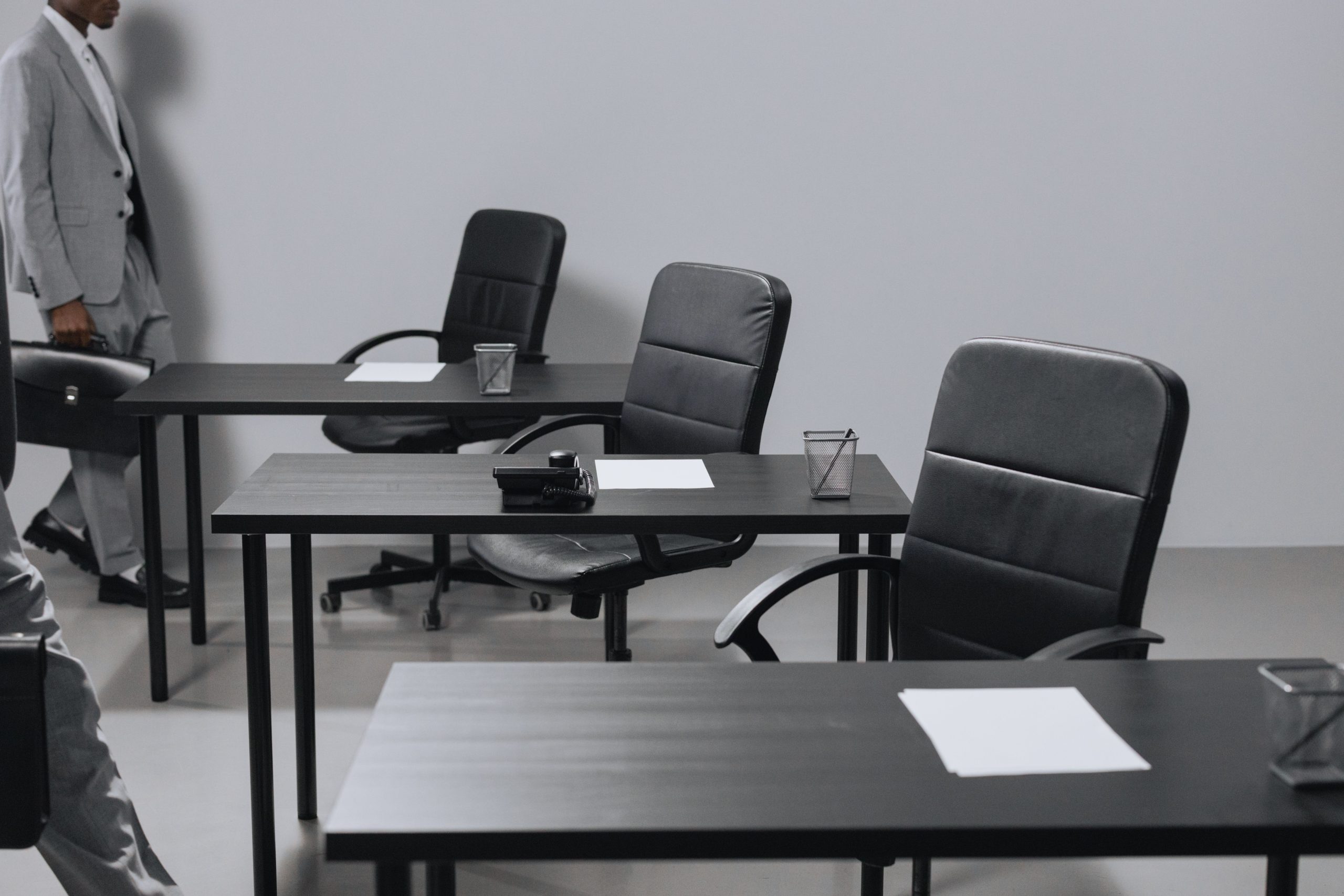 Espace de travail minimaliste contemporain