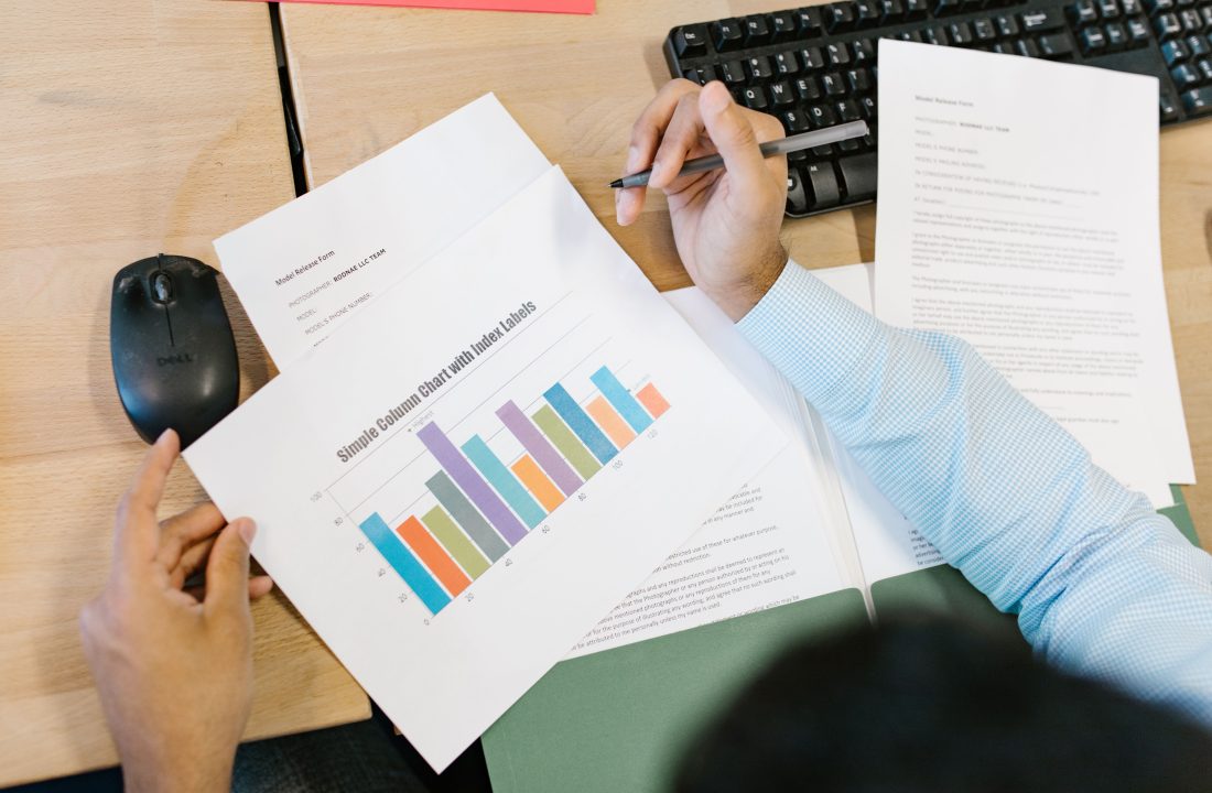 Reconversion data analyst : quelle durée, quel coût, quels débouchés ?