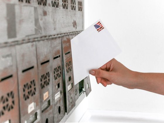 Combien coûte vraiment une lettre recommandée avec accusé de réception ?