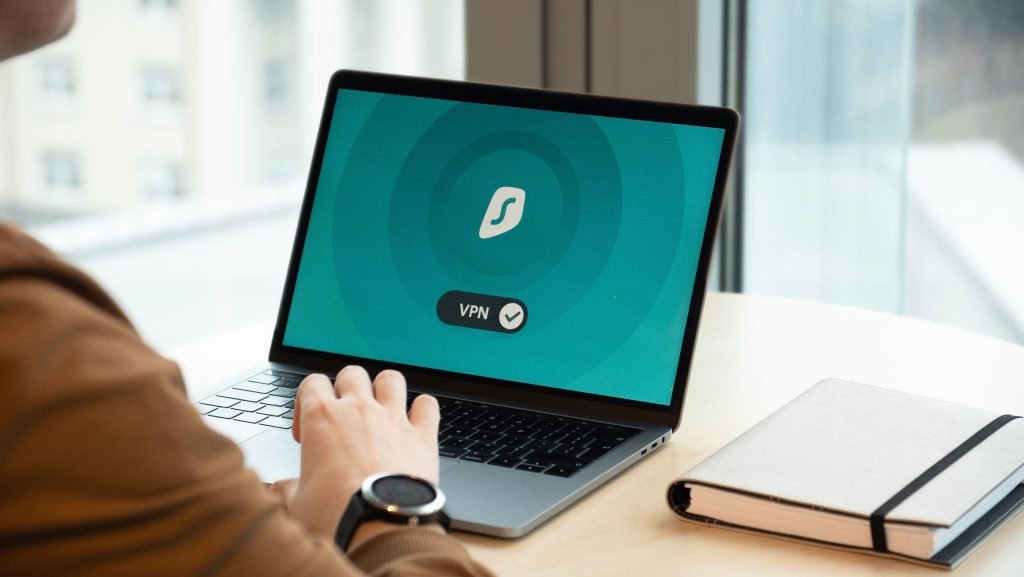 Comment un VPN entreprise protège vos connexions à distance ?